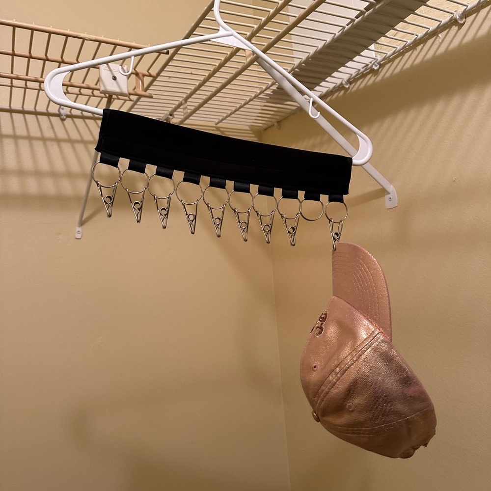 FINAL PRICE:  📣 Closet Space Saver- Clips for Hanging Items